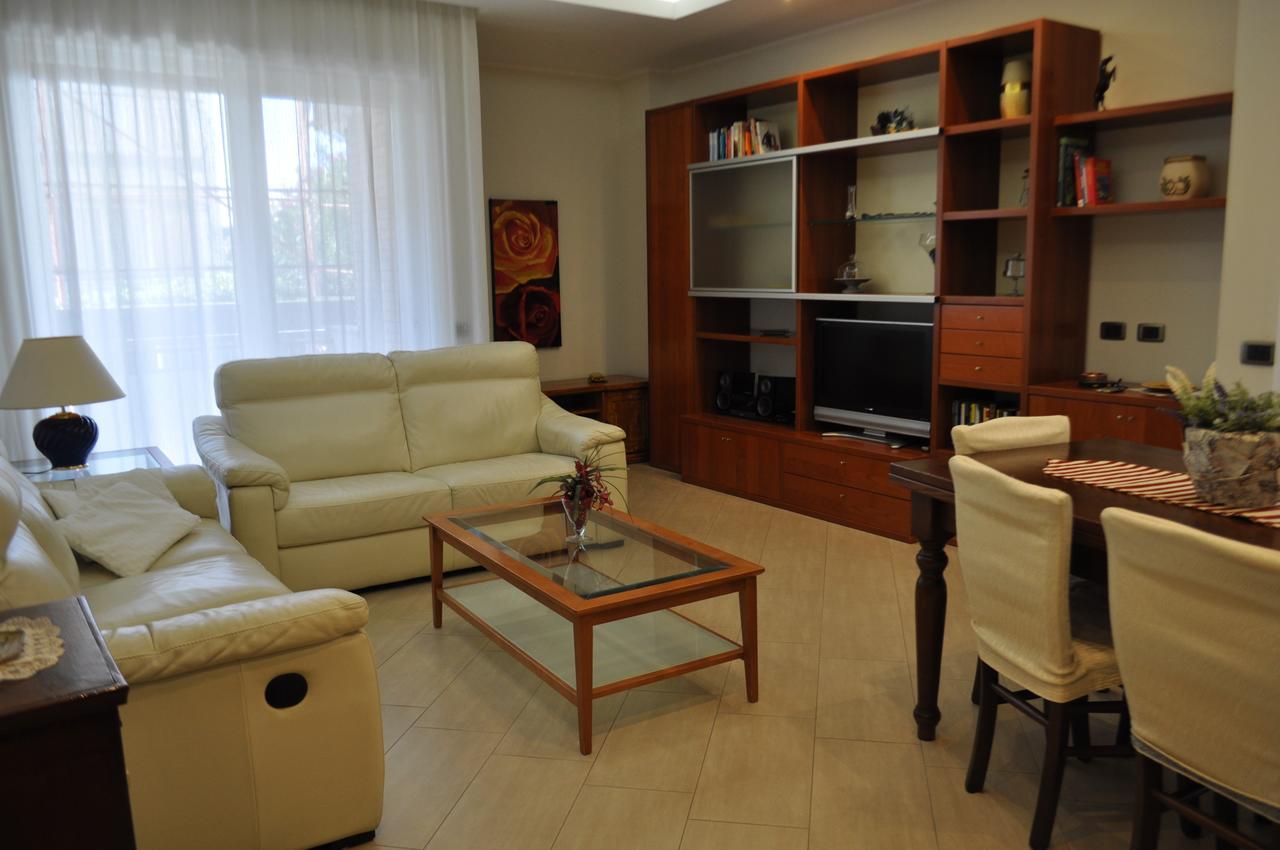 Sand 228 Home Терачина Екстериор снимка